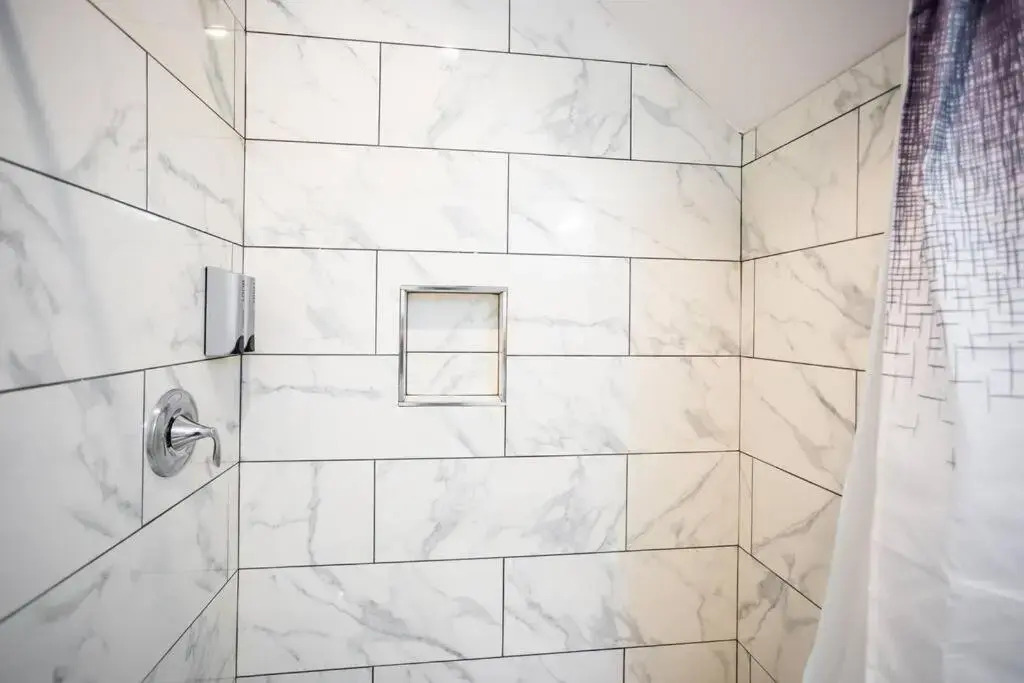 3 Floor TownHouse Next to Downtown Max 12 sleepers