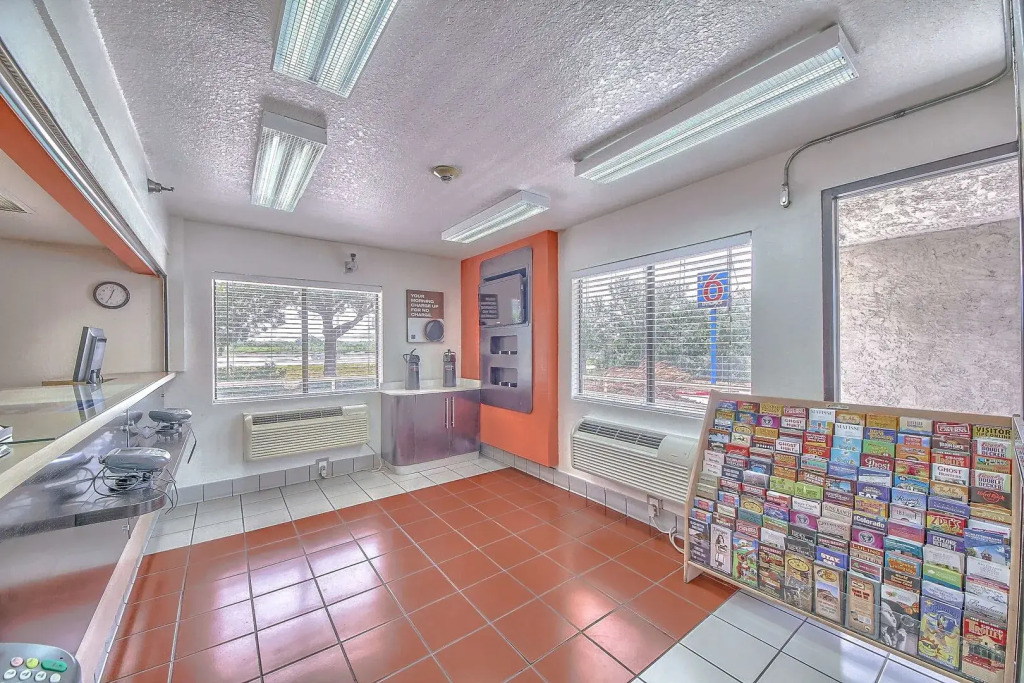 Motel 6-San Antonio, TX - Fiesta Trails