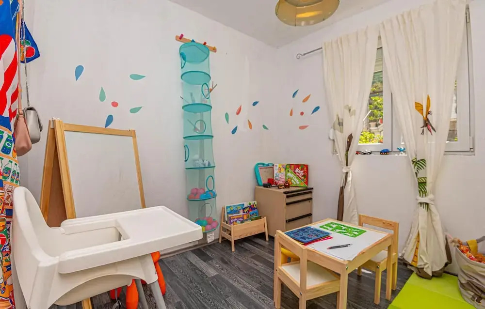 Amazing Home in Grebastica With Wifi and 4 Bedrooms