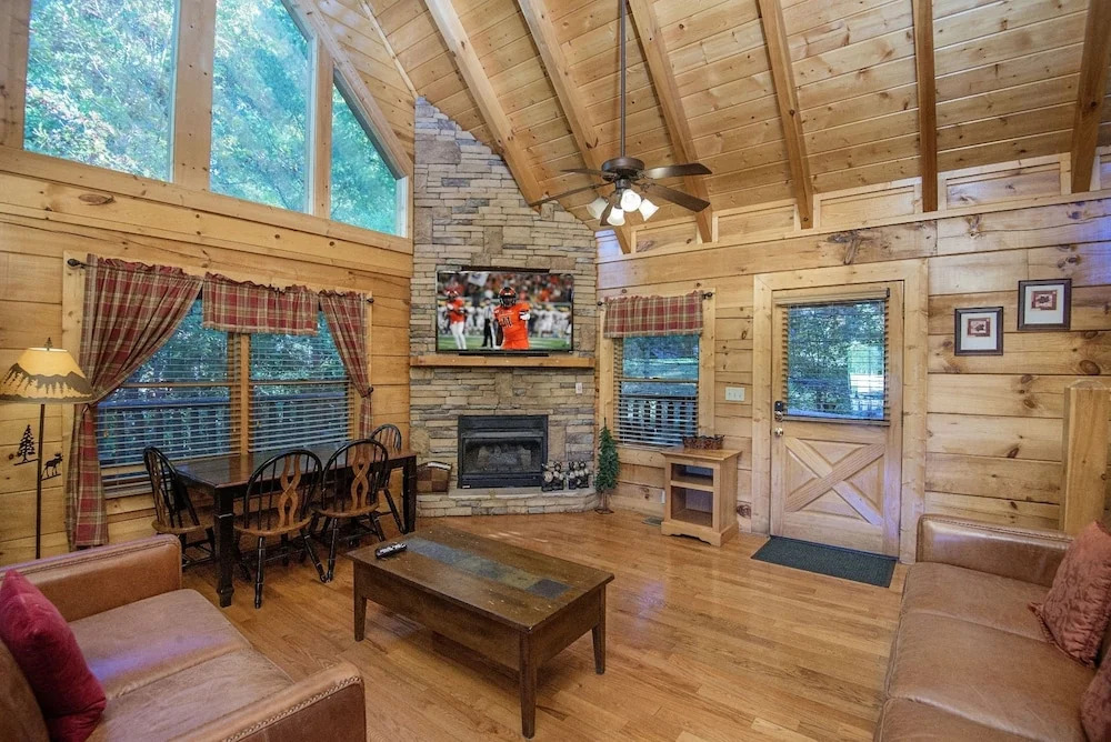 Er 244 â Black Hawk Hideaway Great Location â Close To Town! 2 Bedroom Cabin by RedAwning