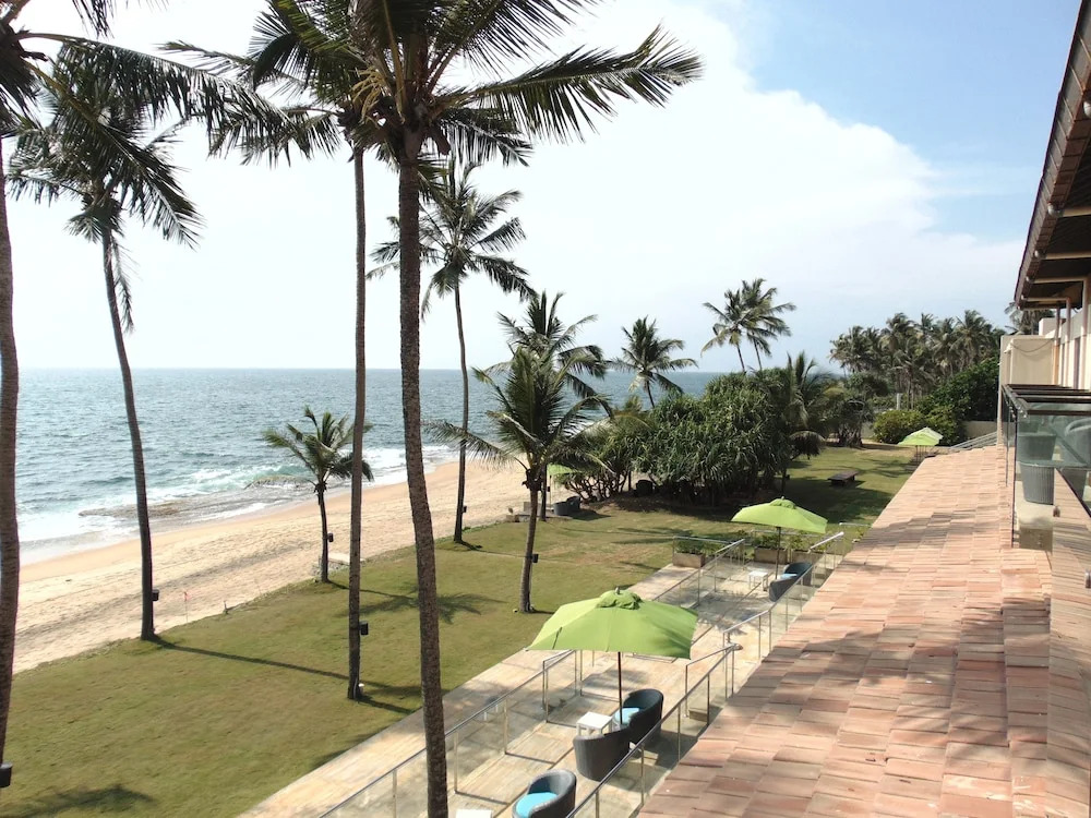 Reefs Edge Hotel