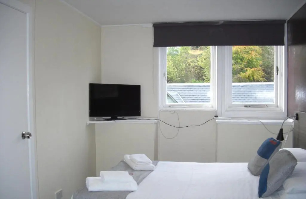 The Breadalbane Arms Room Only Hotel