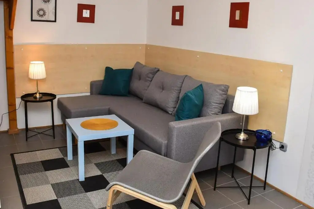 Lenart House 2