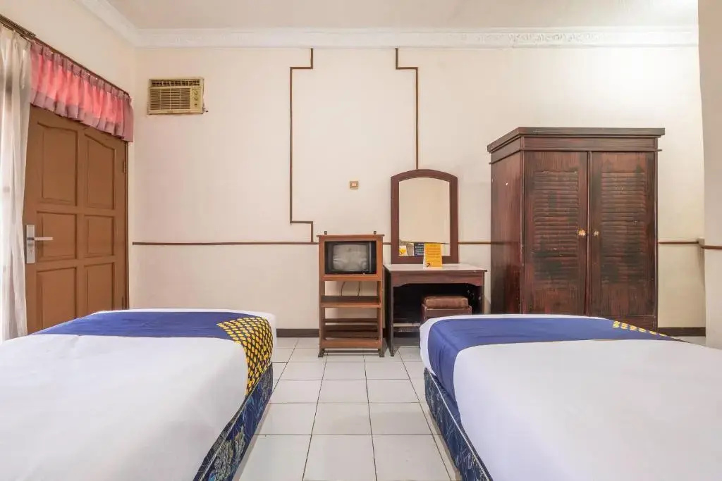 SPOT ON 2341 Hotel Padjajaran 2