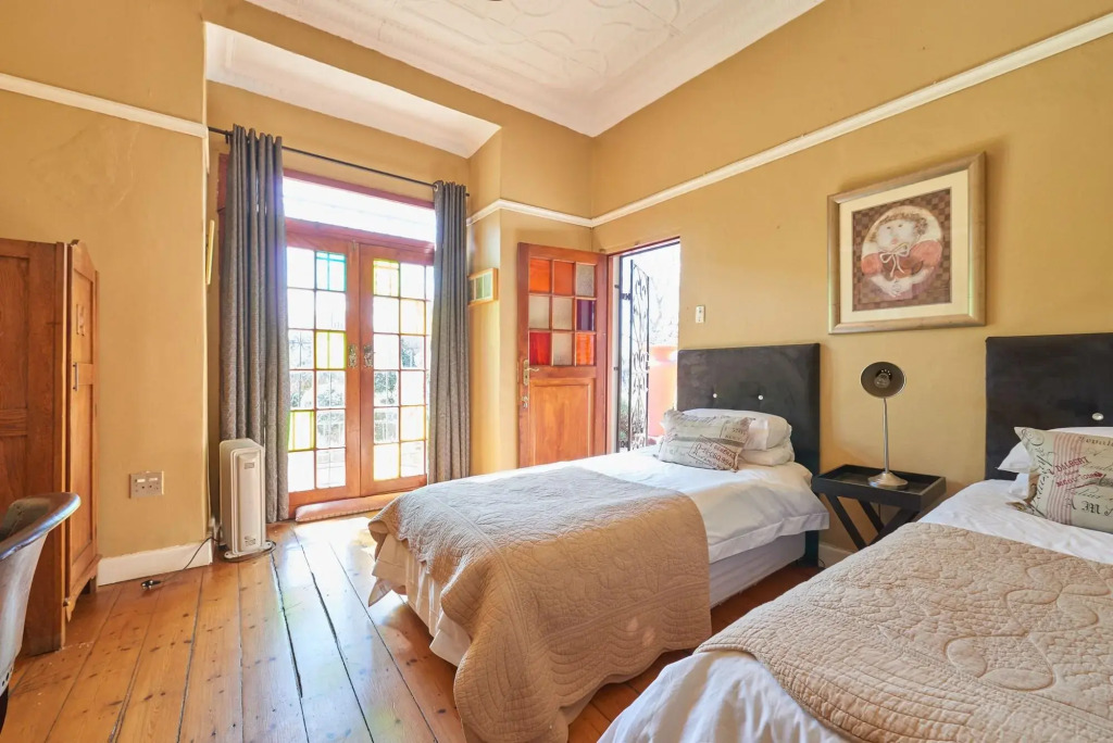 84 on Fourth Guest House
