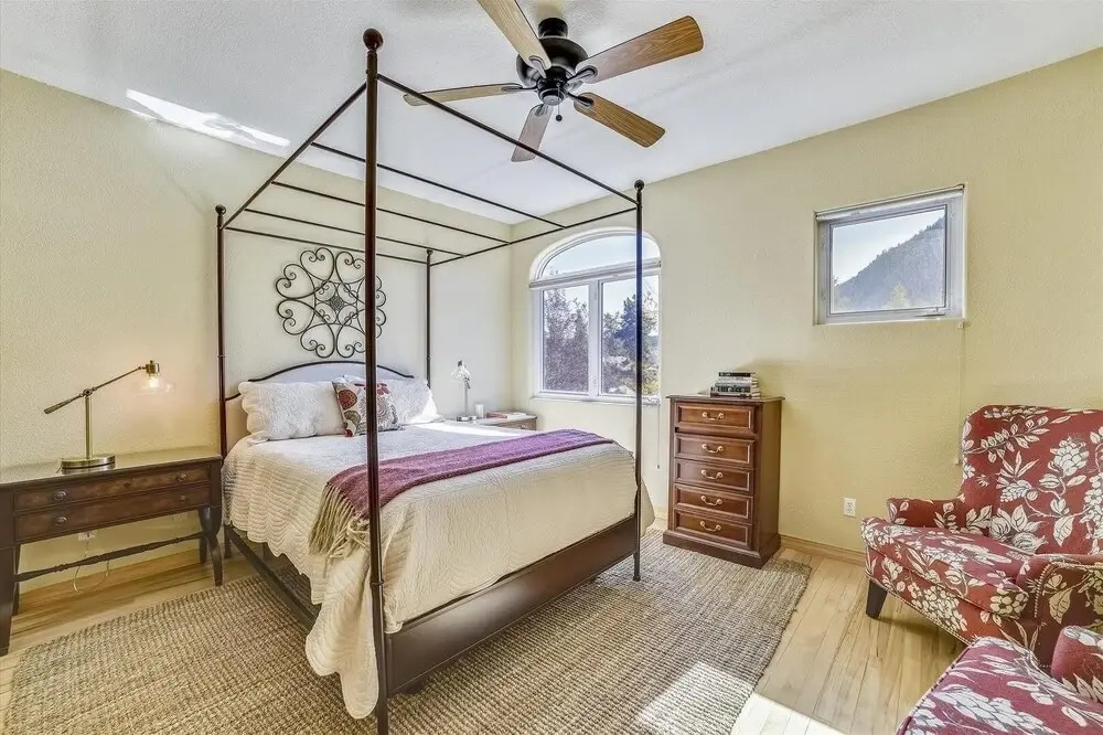 Larson Lane 217 - 4 Br Home