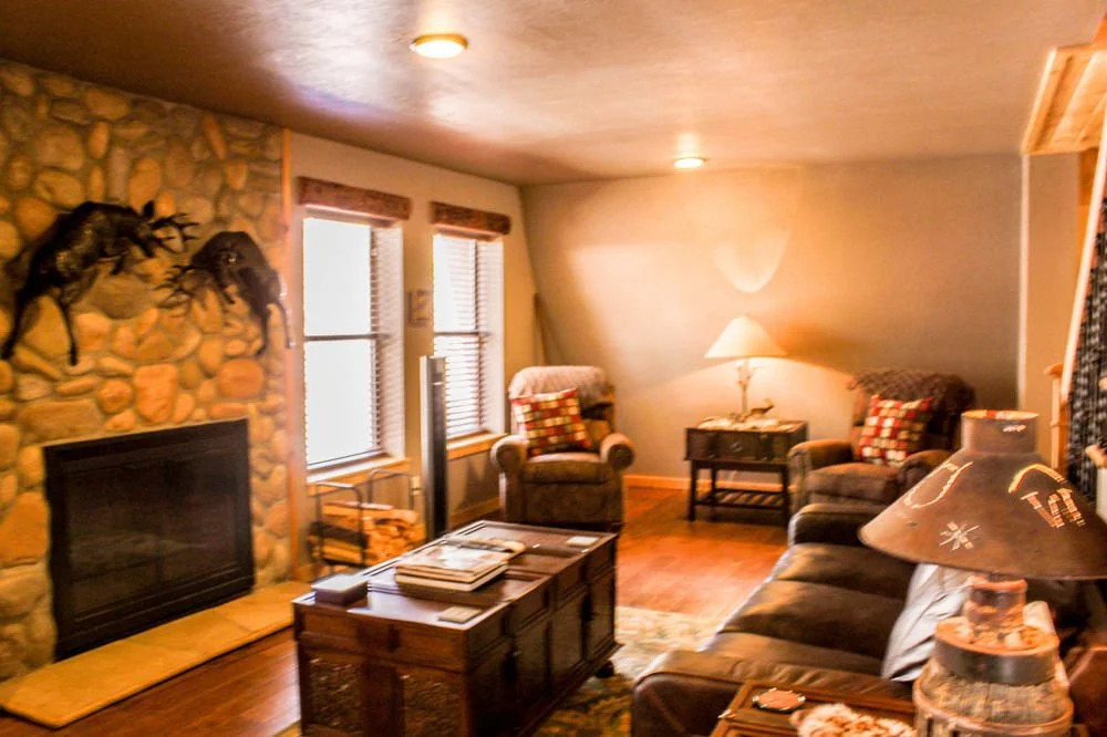 Frontier Lodge