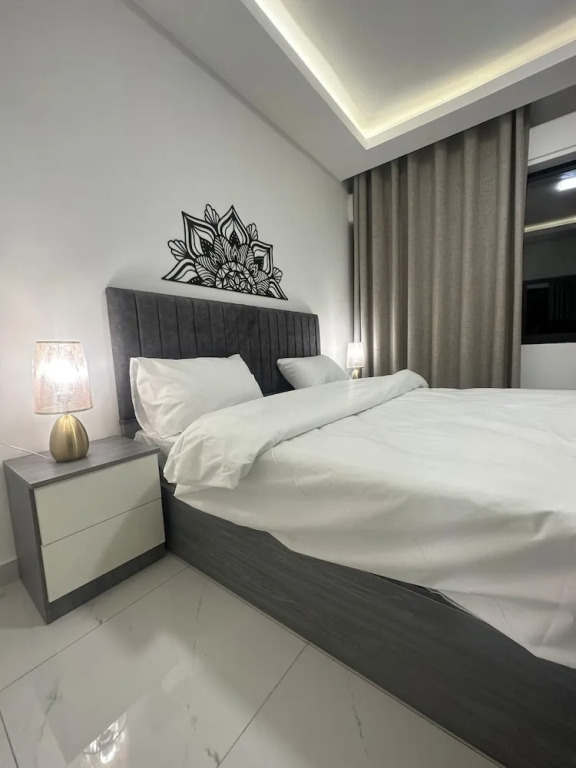 JRE Cozy Home Near All Services 20