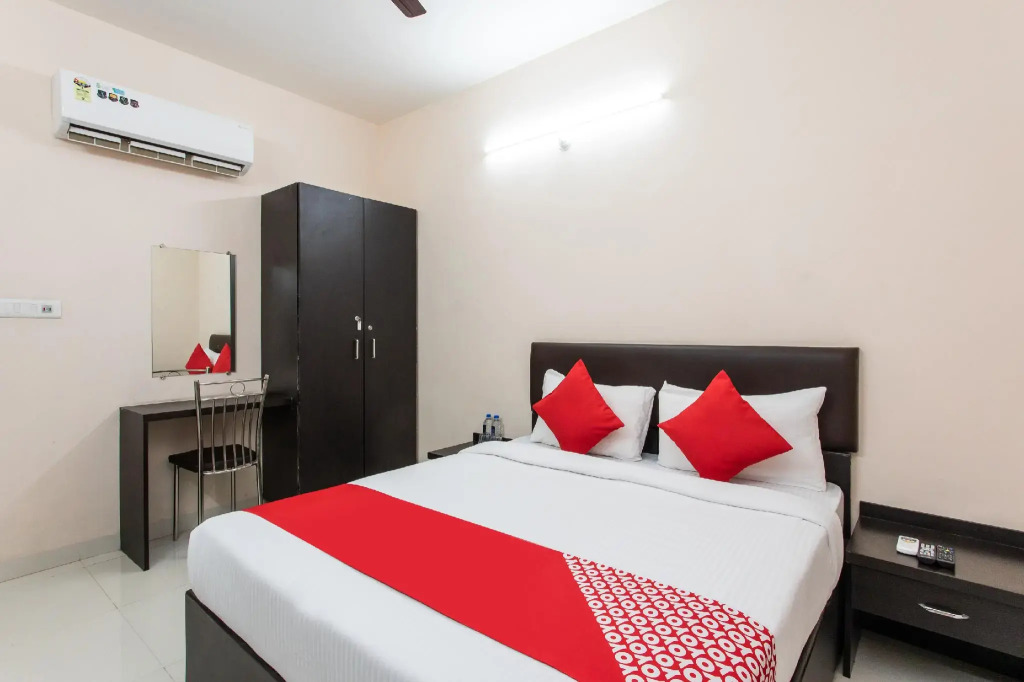 OYO 27654 Hotel Grand Valley
