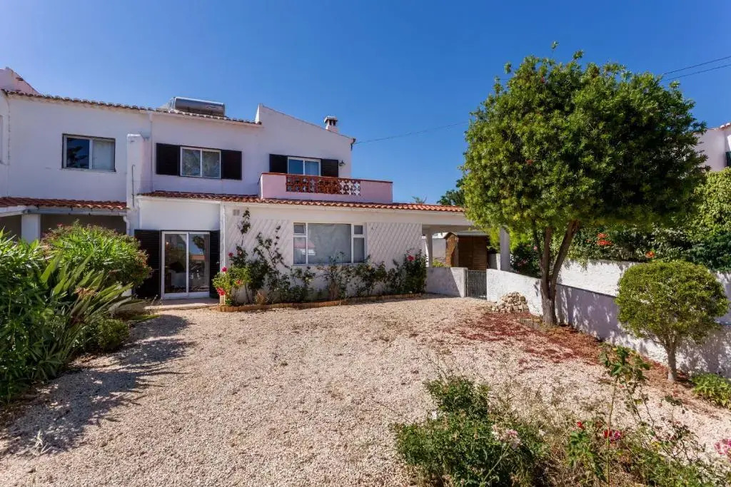 Casa Furneaux by Seewest