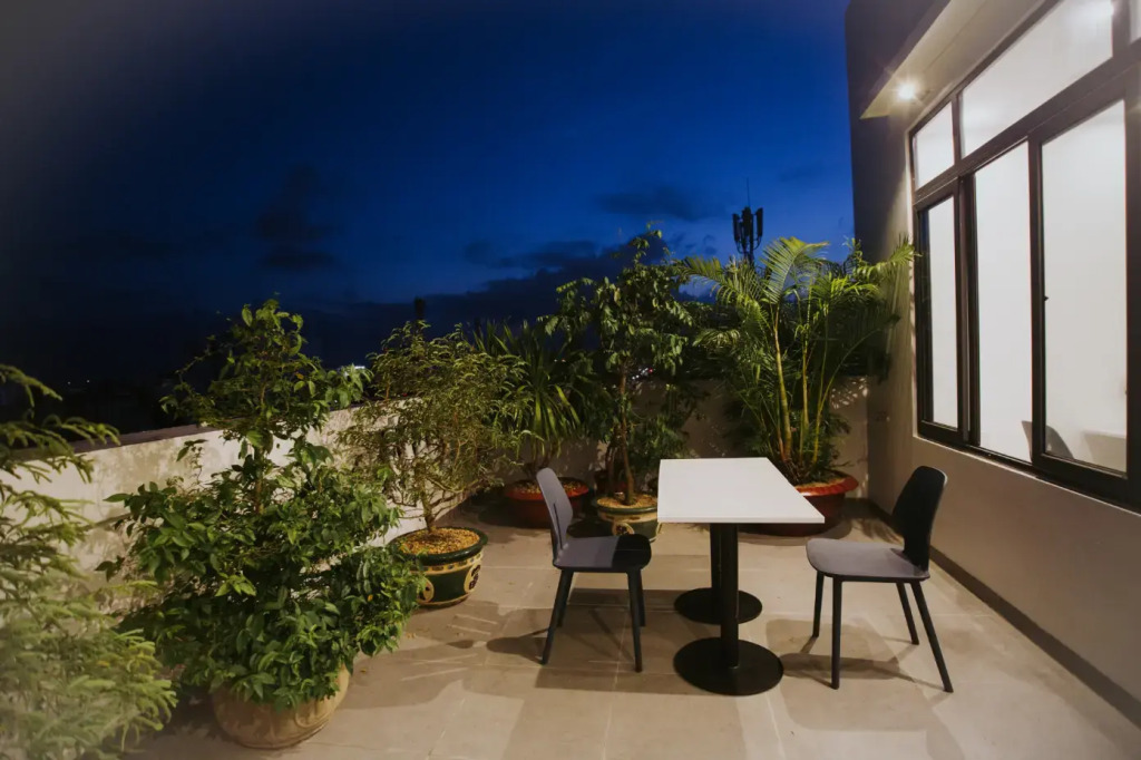 Marina Hotel