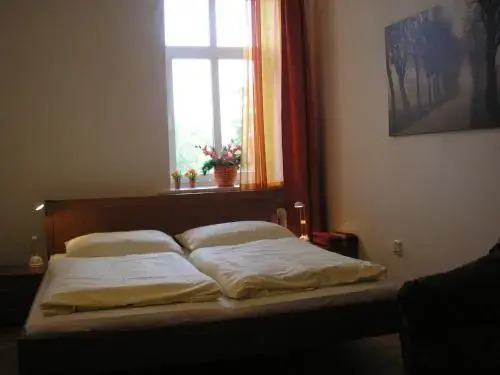 110m2 Old Town Apartment on Danube Promenade 3BR 2BA Up to 9 Guests
