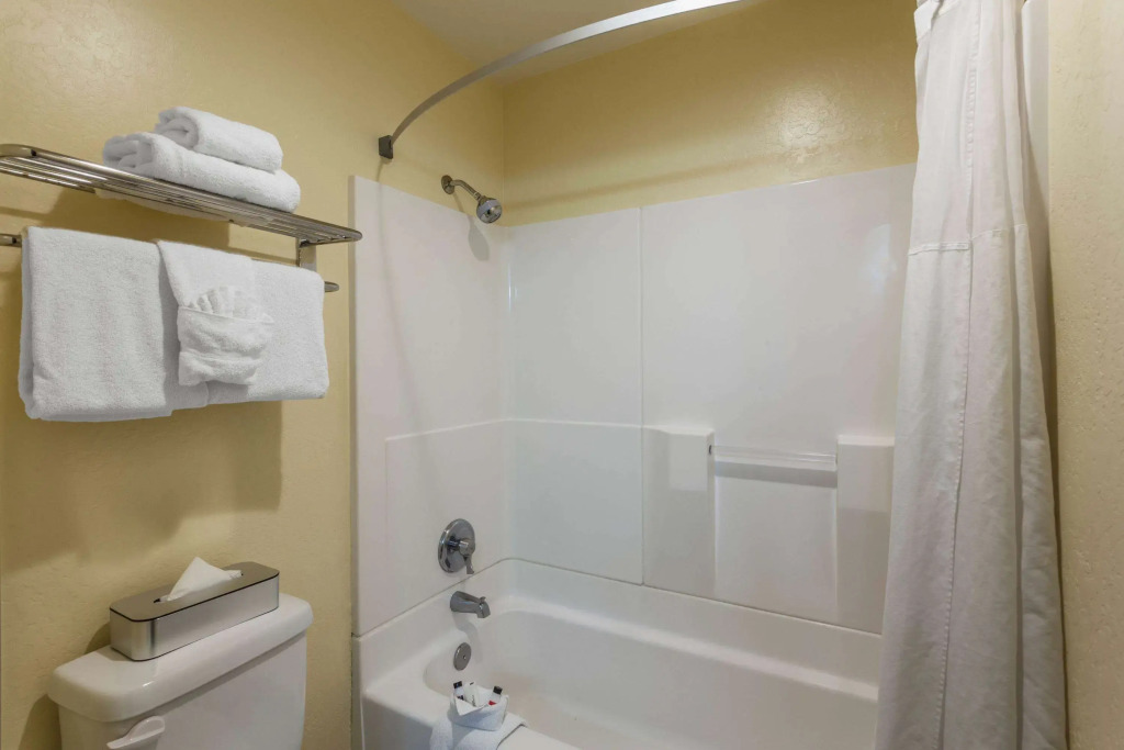 Days Inn & Suites by Wyndham East Flagstaff