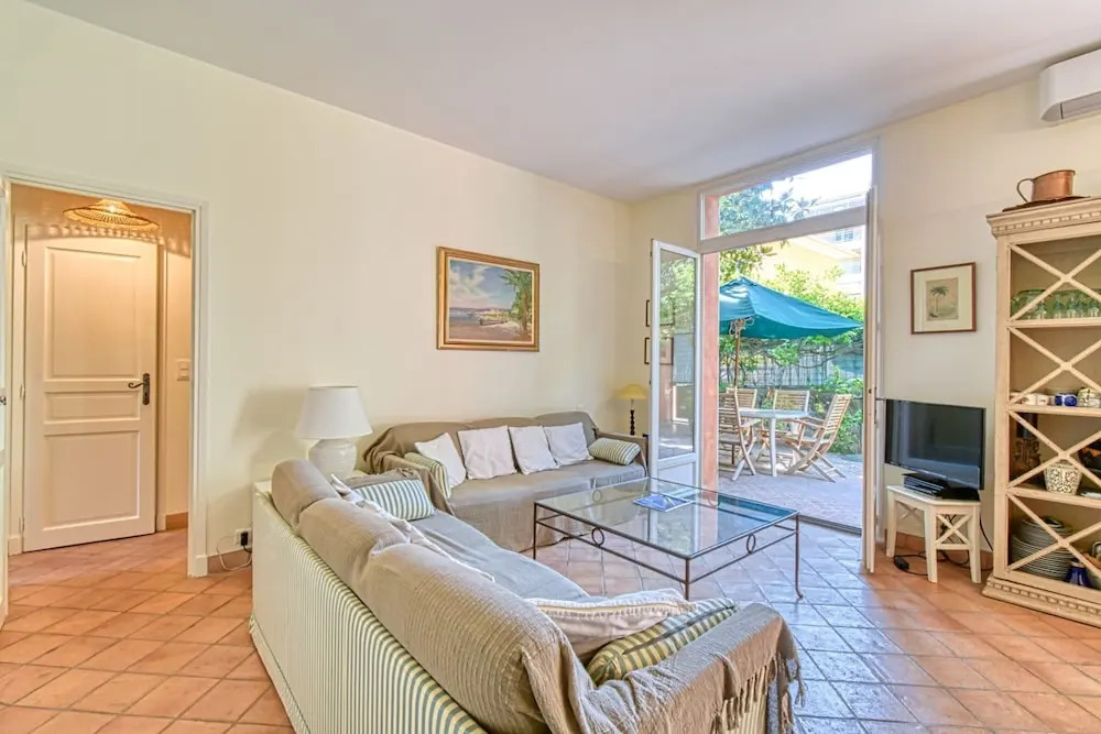 Beautiful Air-conditioned House 5 Minutes From the Croisette and Beaches