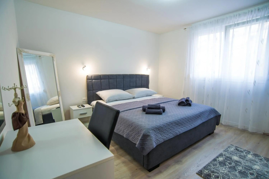 Too Sweet Apartment 1