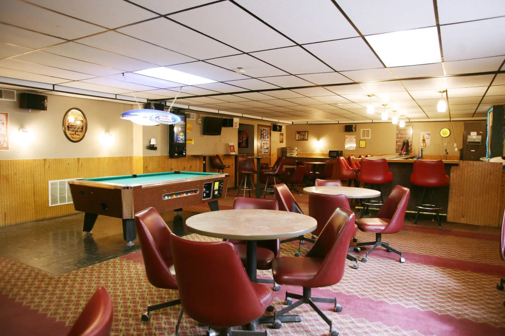 The Inn & Suites SW Omaha