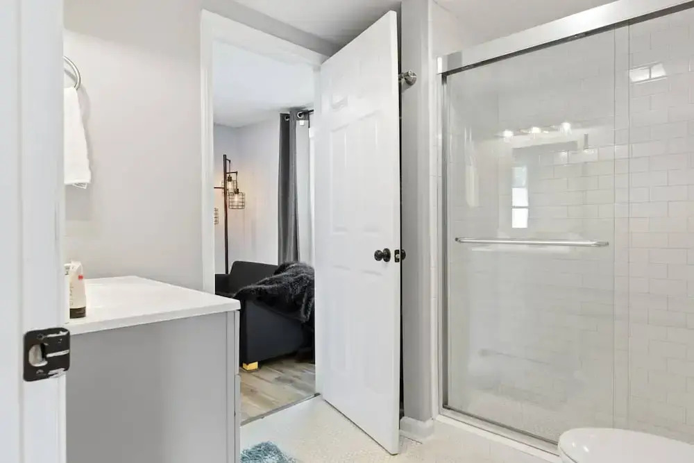 Recently Renovated Chic Durham Farmhouse