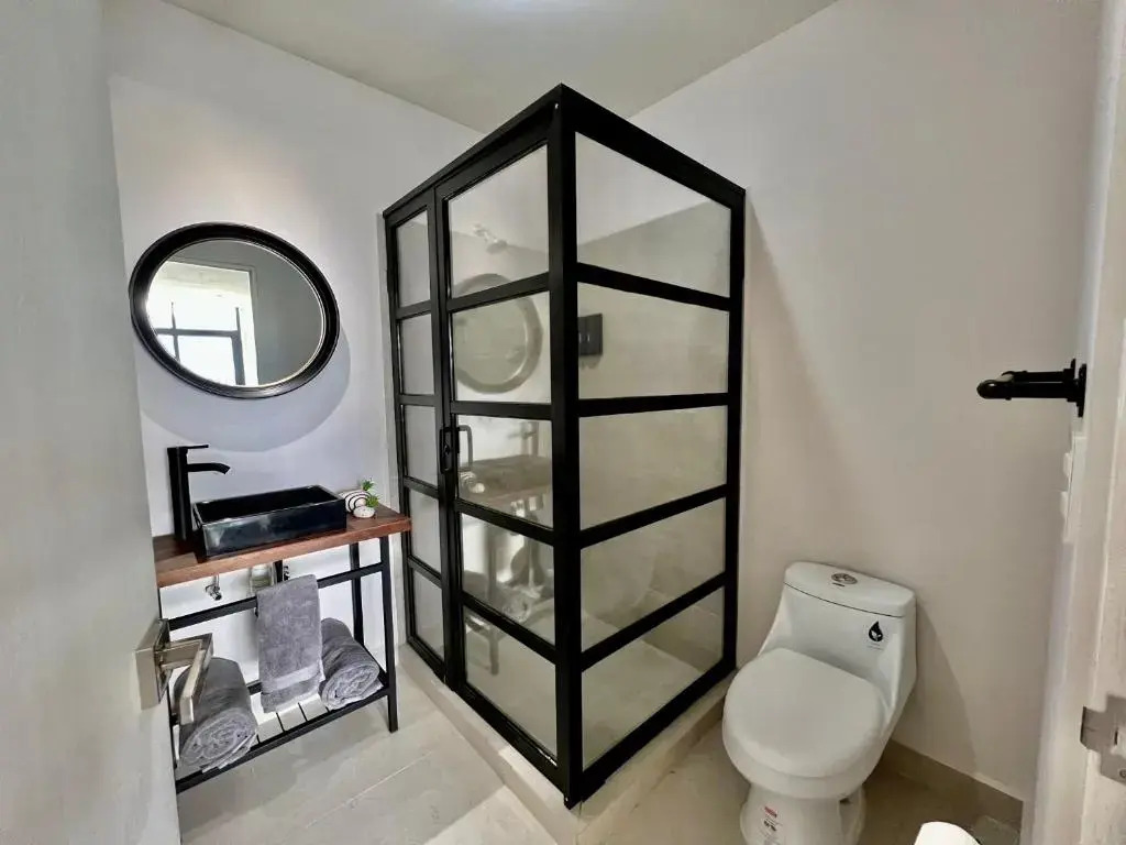Industrial stylish 3-br. apartment & city views in front of Parque Fundidora & Arena Mty