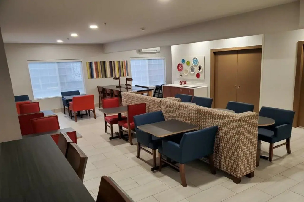 Holiday Inn Express & Suites Lincoln City by IHG