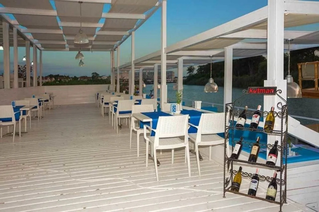 River Resort Hotel