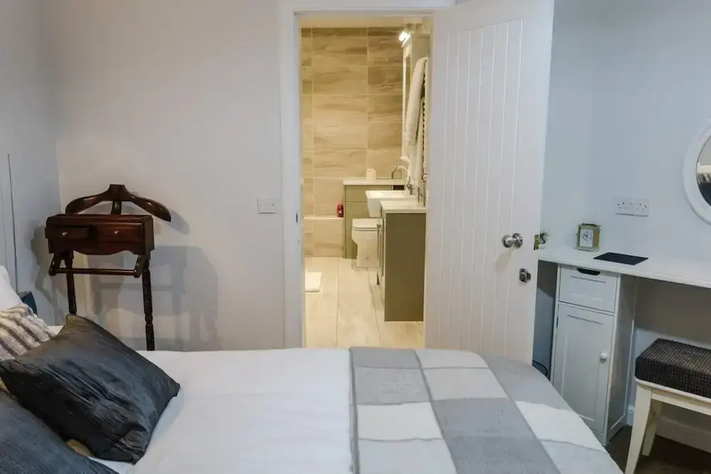 1 Bedroom Mews Flat Accommodates 4
