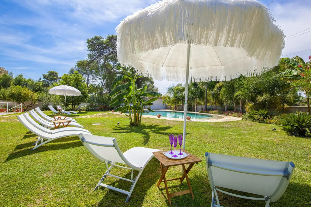 Charming apartment in a splendid villa with swimming pool in Lecce, a few km from the centre-Reginella Deluxe