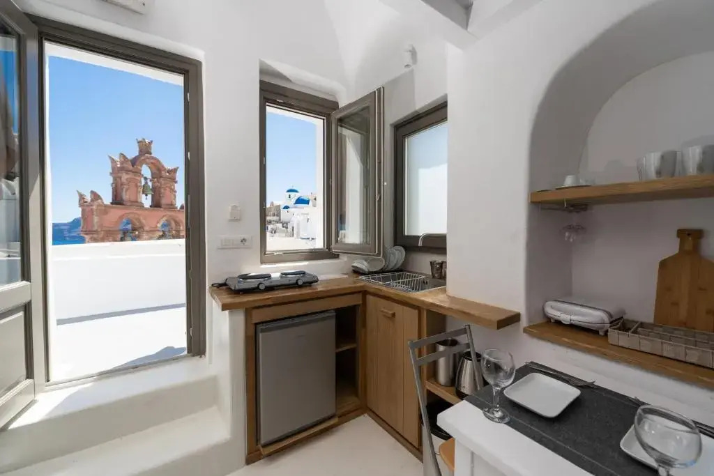 Astrea Suites Notus Dome House
