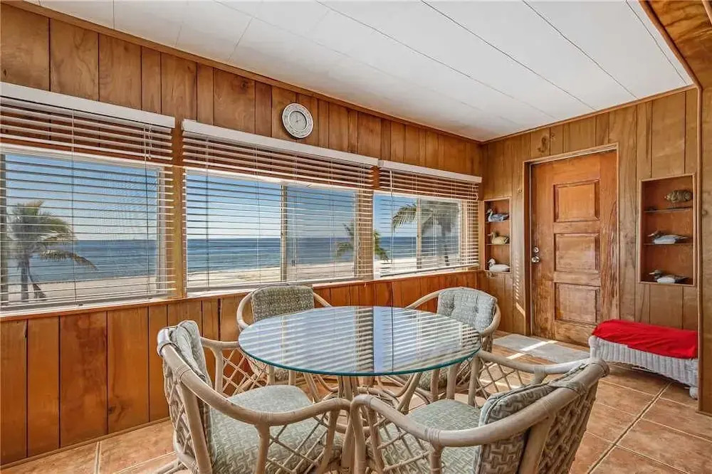 Gulf Pearl, 2 Bedrooms, Beach Front, Gas Grill, Sleeps 7
