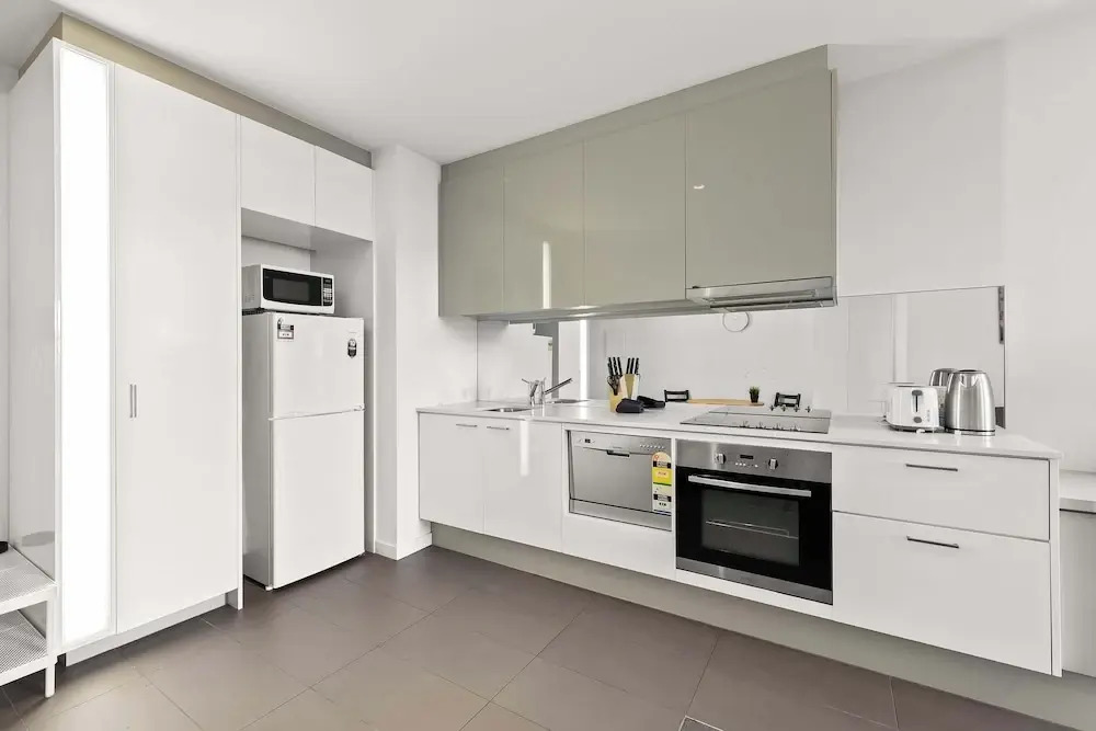 Chic 1BR Apt Near Southern Cross