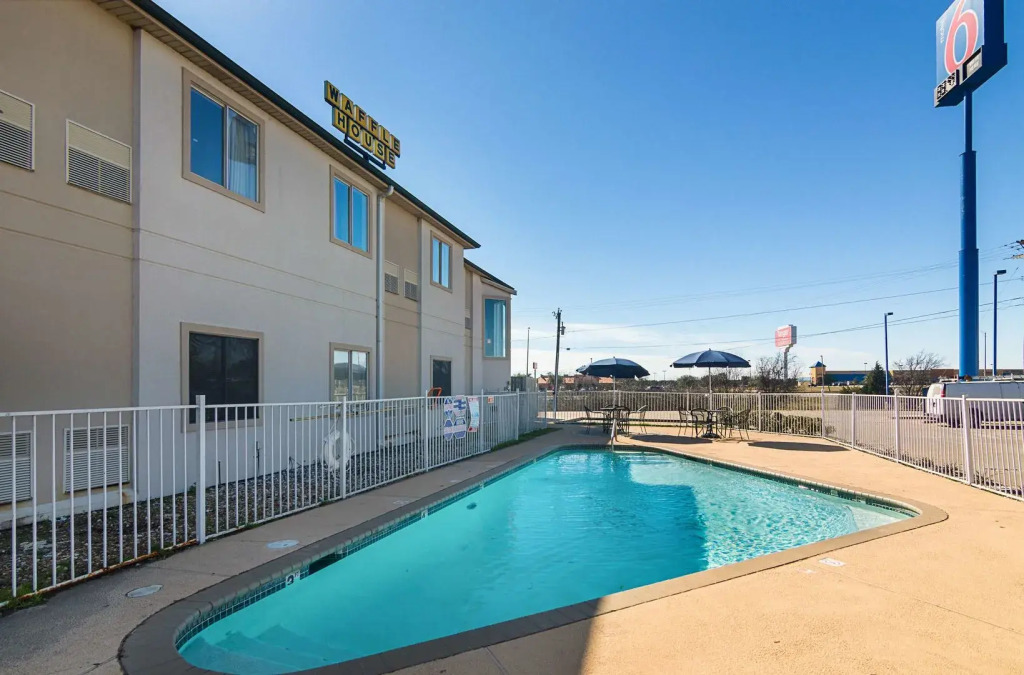 Motel 6-Terrell, TX