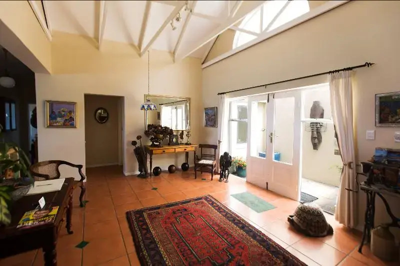 Moonglow Guesthouse