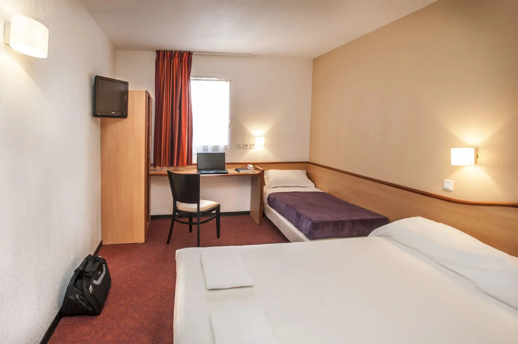 Brit Hotel Confort Montauban