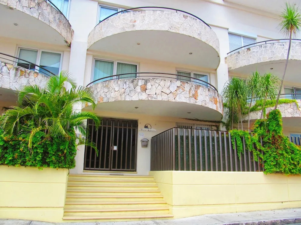 Condo Amalfi 104 by Playa Paradise