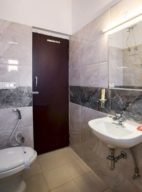 OYO 384 Hotel Noble House