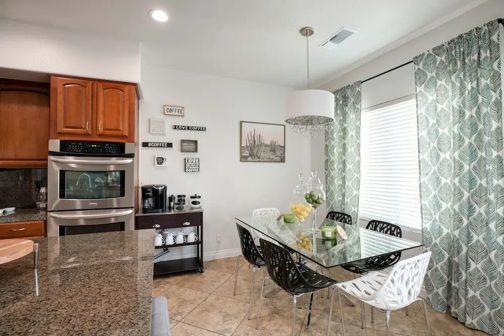 New Listing! Contemporary W/ Pool & Hot Tub 4 Bedroom Home