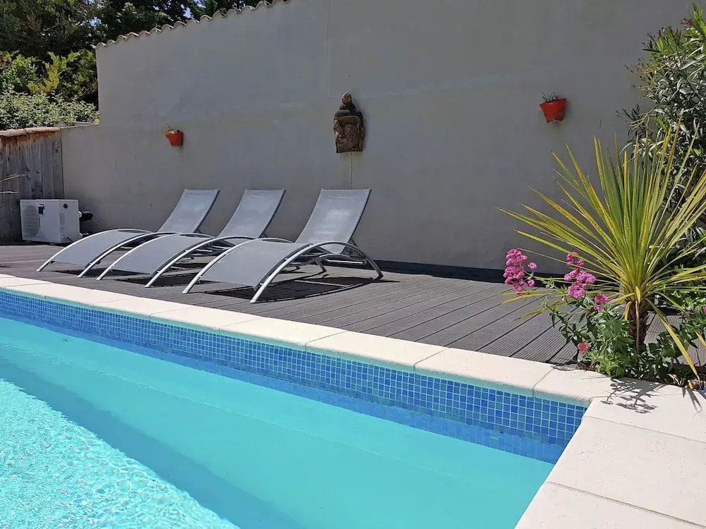 Villa Alba Sunlit Comfort in Lirac
