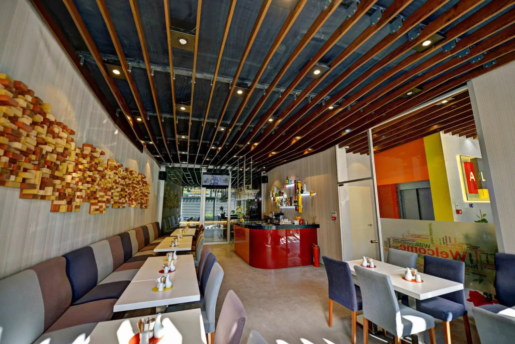 All Inn Hotel