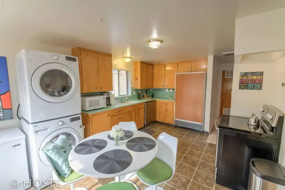 1Br☮70'S Inspired☮Close To Broadmoor & Downtown