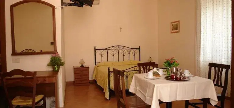 La Grevillea