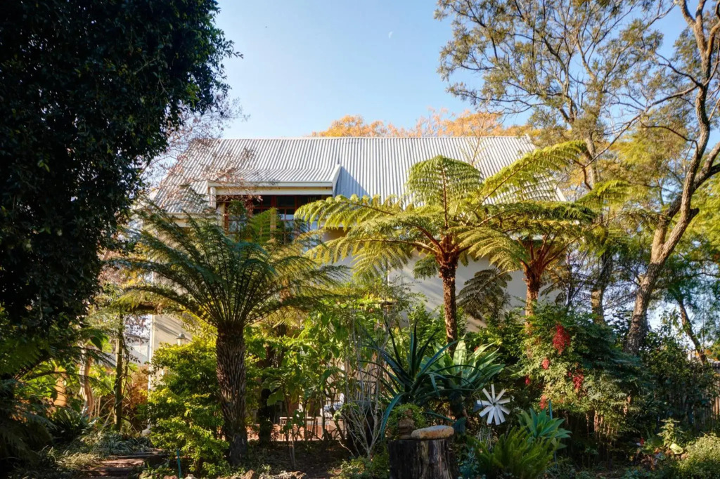 Luxurious & centrally located home away from home
