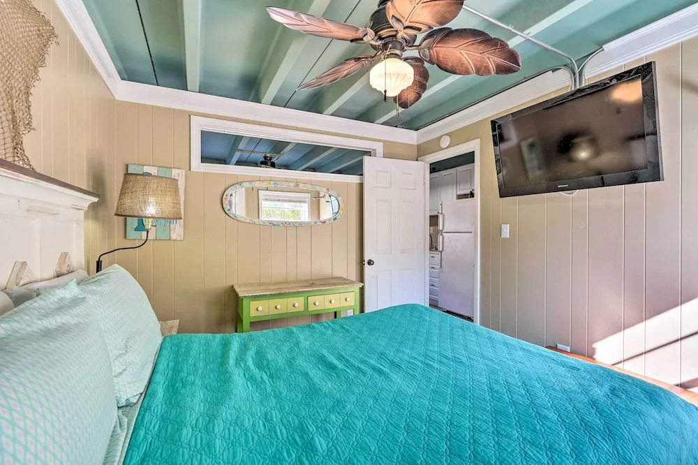 Steps to Public Beach: Panama City Condo w/ Pool