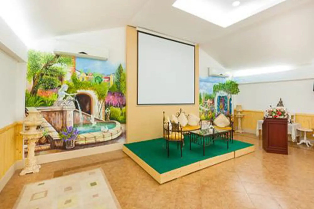 Belmont Village Hotel