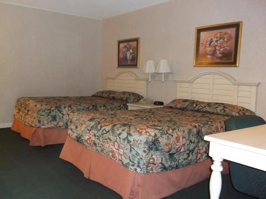 Azalea Inn & Suites