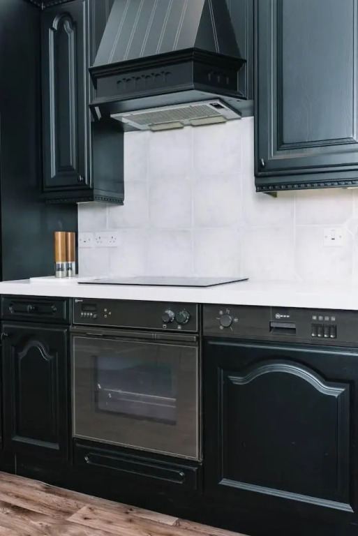 JOIVY Palmerston Place Residence: Luxury City Centre Apt With Private Parking