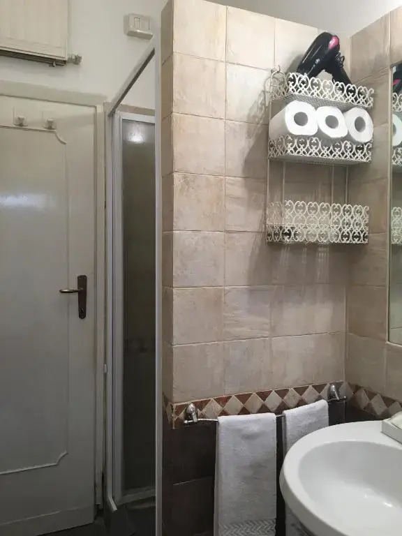 Delightful apartment 100 meters from the Colosseum