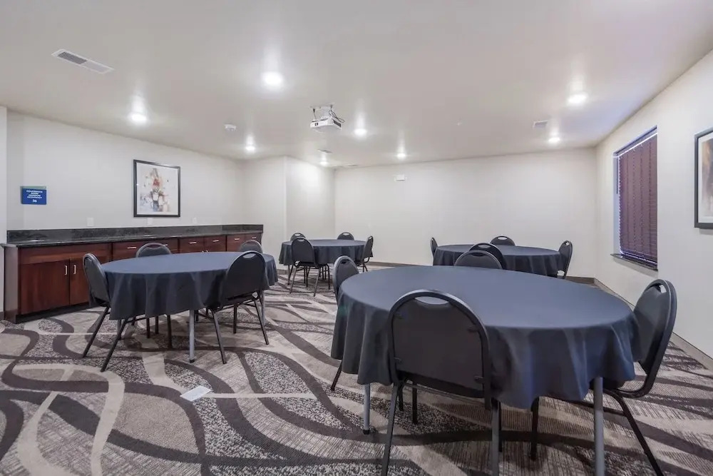 Cobblestone Inn & Suites - Winters