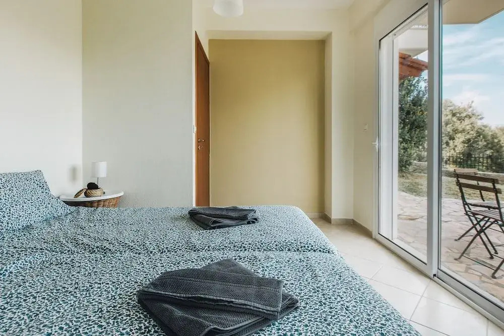Chloe Apartments by QR booking