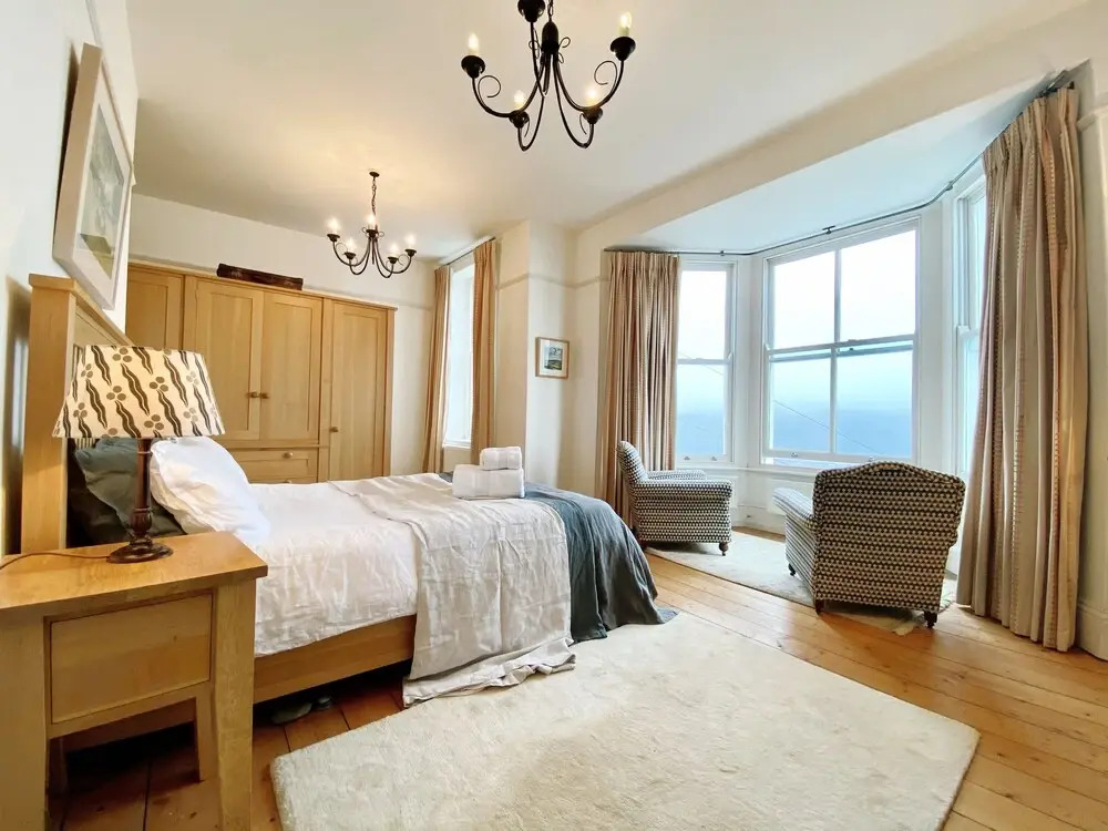 Spectacular Coastal Townhouse in Fowey for 8