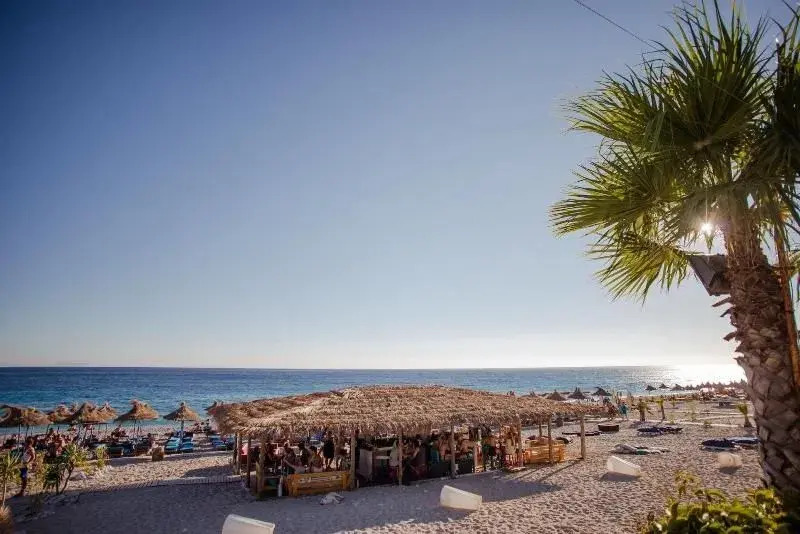 Drymades Inn Resort