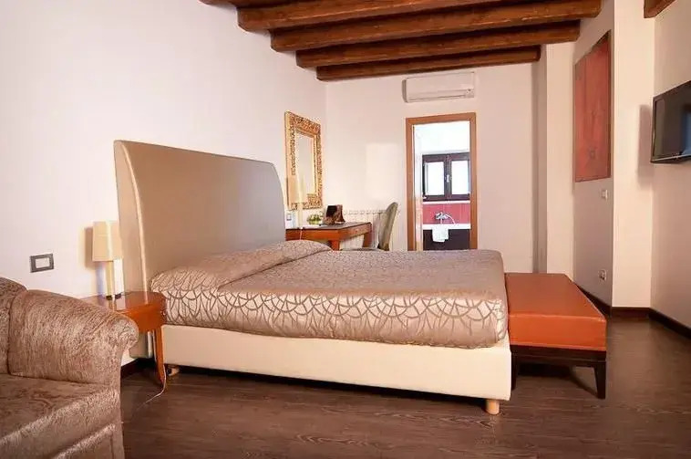 Excel Passetto Suites